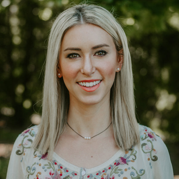Three-Pearl Choker in Black